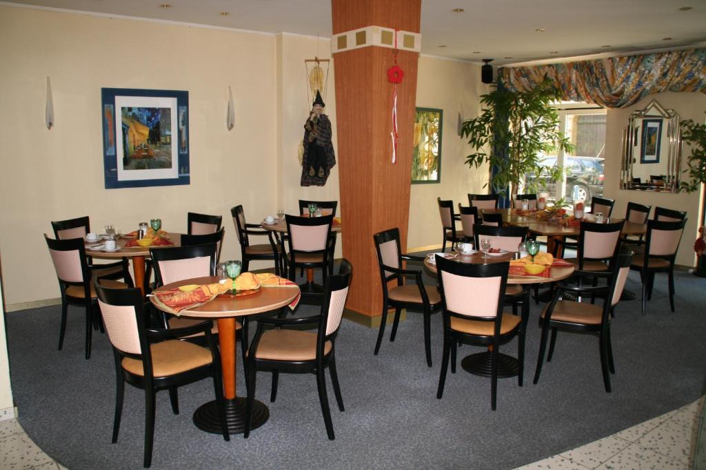 Hotel Am Kastell กอค ภายนอก รูปภาพ