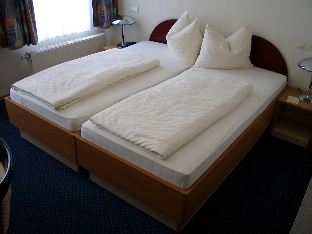 Hotel Am Kastell กอค ภายนอก รูปภาพ